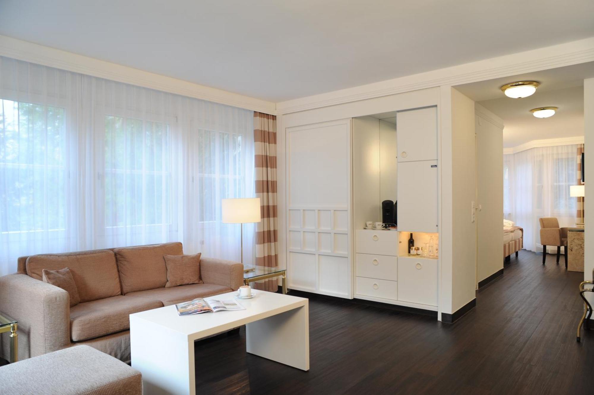 Junior Suite,1765154720:JPEG
